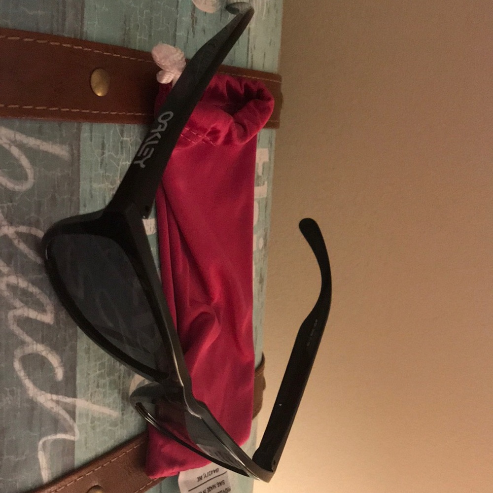 Oakley Frogskins Sunglasses. Frame- Polished Black